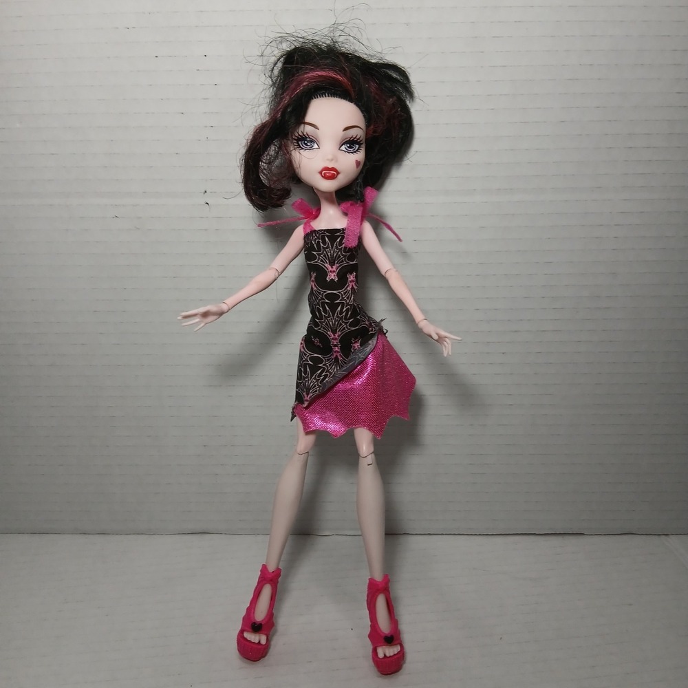 Monster High Draculaura FRIGHTS! CAMERA! ACTION! Doll 2008